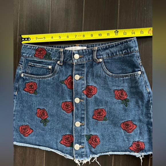 Zara Flower Embroidered Denim Skirt - Picture 4 of 5
